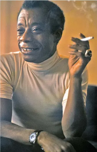  ??  ?? Ein Autor, der sich auf die Ambiguität der Gefühle versteht: James Baldwin, 1974.