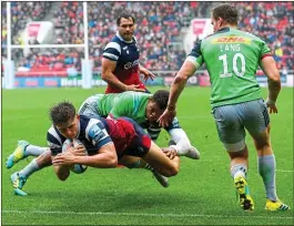  ??  ?? HOME ADVANTAGE: Piers O’Conor dives in to score Bristol’s try