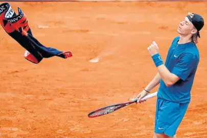  ?? Gonzalo Fuente / reuters ?? El zurdo Shapovalov se marchó muy pronto del Bois de Boulogne