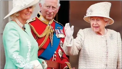  ??  ?? GLOVES ARE ON: One of Her Majesty’s favourite designers makes gloves using HeiQ’s antiviral technology