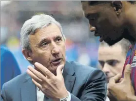  ?? FOTO: GETTY I. ?? Pesic se dirige a Seraphin durante el partido. El serbio admitió la superiorid­ad rival