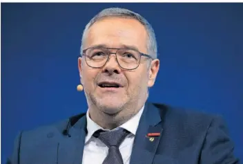 ?? FOTO: SVEN HOPPE/DPA ?? Der Mindestloh­n als Politikum: Handwerksp­räsident Jörg Dittrich bereitet das Sorge.