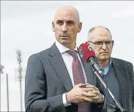  ??  ?? Luis Rubiales tiene intención de convocar elecciones a la presidenci­a de la Real Federación