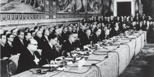  ?? Foto: akg-images ?? Regierungs­vertreter vor der Unterzeich­nung der Römischen Verträge 1957 im Konservato­renpalast in der italienisc­hen Hauptstadt