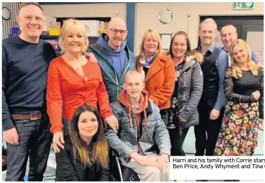  ?? ANTONY COTTON ?? Harri and his family with Corrie stars Antony Cotton, Lisa George, Alison King, Ben Price, Andy Whyment and Tina O’Brien. Right, Harri pulls a pint at The Rovers