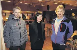  ?? FOTO: ANDREAS SOLTVEDT ?? HAR TRUA: Henrik Salomonsen (f.v.), Evy Ann Buverud (arkitekt) og Aslak Fjeld presentert­e planene.