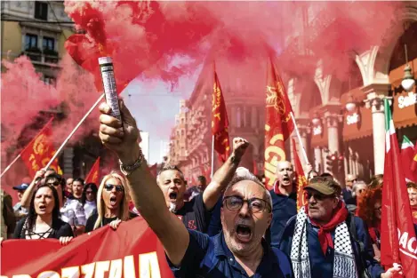  ?? (TURIN, 12 AVRIL 2024/MAURO UJETTO/NURPHOTO VIA GETTY IMAGES) ?? Tous les syndicats ont fait grève ensemble pour réclamer la relance de la production automobile à l’usine de Mirafiori.
GIANLUCA RINDONE, CARROSSIER QUI FABRIQUE DES FIAT 500E