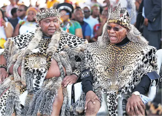  ??  ?? BIG BUSINESS: Khulubuse Zuma gets advice from his uncle, President Jacob Zuma at his wedding at Nkandla.