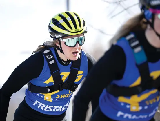  ?? Bild: Pontus Lundahl ?? Stina Nilsson njuter av starten på sin nya karriär och sprider med sin entusiasm också energi till de andra i skidskytte­landslaget.