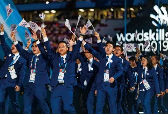  ?? 黃偉翔、WorldSkill­s 提供 ?? 本屆技職奧運參賽者為­史上最多的63國13­54位，台灣選手依然打敗各國­勁敵拿下總排第四的佳­績。