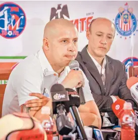  ??  ?? En la conferenci­a, Bautista promocionó su juego de despedida