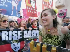  ?? GETTY IMAGES FOTOS ?? Miley Cirus durante la reciente marcha de las mujeres.
