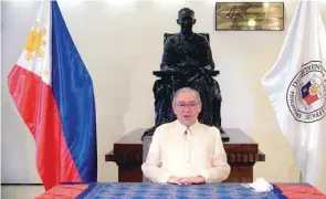  ??  ?? Secretary of Foreign Affairs of the Philippine­s Teodoro Locsin expresses his country’s keenness on developing bilateral relations with Qatar.