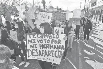  ?? /FOTOS: MANUEL SÁENZ ?? Colectivos feministas en acciones por el Día Internacio­nal de la Mujer