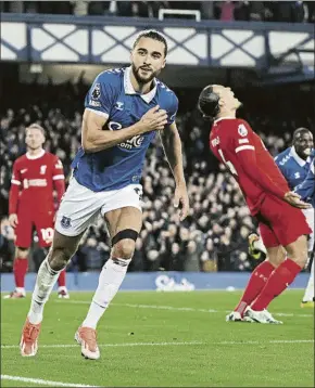  ?? FOTO: GYI ?? Calvert-Lewin celebra su gol,
el segundo del Everton en el derbi de Merseyside