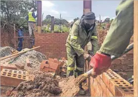  ??  ?? White elephant: The Anglogold Ashanti Hospital in Careltonvi­lle was declared open, but remains unstaffed and contractor­s have not been paid