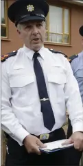  ??  ?? Superinten­dent Paul Hogan giving a press briefing at Bray Garda Station on Sunday evening.