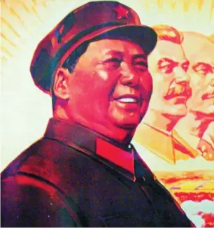  ??  ?? Mao aparece retratado en este cartel al lado de otros fundadores del comunismo