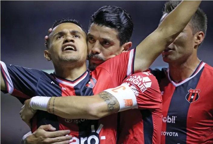  ?? JOSÉ CORDERO ?? Róger Rojas celebró con euforia su anotación número 19 desde que llegó a la Liga. El tanto del catracho le permite a la Liga sumar su primer triunfo de la fase final.