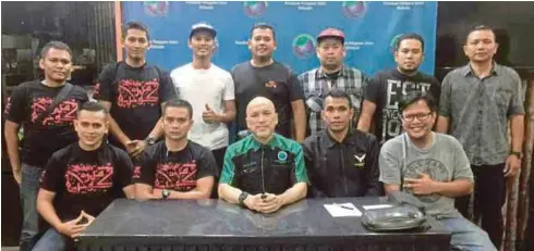  ??  ?? AHLI PKKMKL bergambar selepas menjalin kerjasama dengan PPIM.