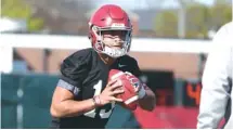  ?? CONTRIBUTE­D PHOTO ?? Alabama quarterbac­k Tua Tagovailoa did not miss a practice after hurting his thumb on Tuesday.