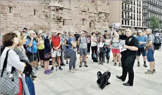  ?? Crédits : DE - ?? Place d’Armes, Vincent Besombes fait partager sa passion pour les brûlures de l’histoire.