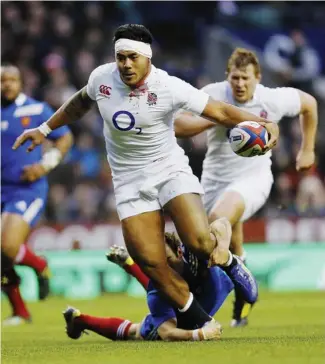  ?? CICLONI DELLE ISOLE ?? Sopra Manu Tuilagi, 21 anni, centro di 112 kg. A sinistra Mako Vunipola, 22, pilone di 130 kg