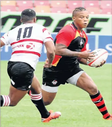  ?? Picture: GALLO IMAGES ?? PIVOTAL ROLE: Flyhalf Tony Jantjies, right, will have a key role to play with his boot when the EP Kings face the Eagles in their Vodacom Cup rugby match at the Nelson Mandela Bay Stadium today