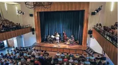  ??  ?? Das Jens Düppe Quartett zog am Samstag im Bachsaal der Johanneski­rche ein Publikum an, das sich für anspruchsv­ollen Jazz interessie­rt.