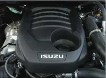  ??  ?? Tout nouveau, tout beau, le dernier turbodiese­l Isuzu cède au downsizing en affichant moins de 1 900 cm3.