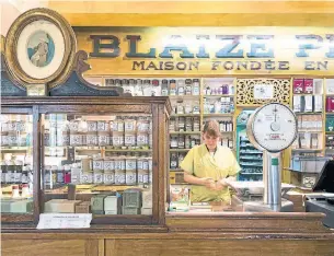  ?? GABRIELLE VOINOT PHOTOS/A2 ?? Pharmacie Herboriste­rie du Père Blaize, a medicinal herbal shop establishe­d 203 years ago.