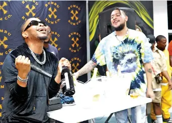 ?? ?? L Tido and AKA had loads of fun at the listening session in Killarney.