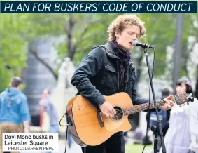  ?? PHOTO: DARREN PEPE ?? Dovi Mono busks in Leicester Square