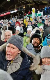  ??  ?? Stimmung auf der Vip-tribüne: Peter Kraus fieberte richtig mit ... GEPA (2), JÜRGEN FUCHS (4)