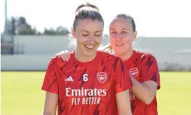  ?? Photograph: David Price/Arsenal FC/Getty Images ?? Leah Williamson and Beth Mead of Arsenal in Albufeira earlier this month.