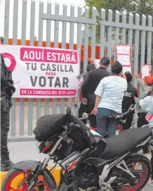  ?? ROMINA SOLÍS ?? La policía capitalina resguardó el conteo