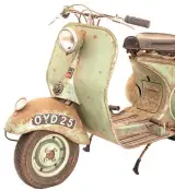  ?? ?? Morecambe and Wise Vespa, all the right notes… Credit: Ewbank Auctions.