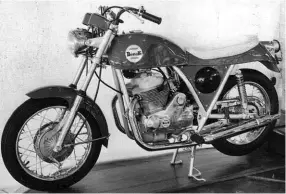  ??  ?? Above: This Americanis­ed prototype, with Metisse-type frame and small fuel tank suggested by Steve Mcqueen, was built in 1970