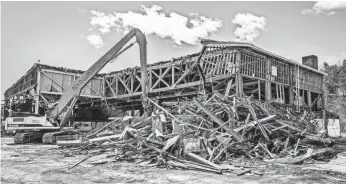  ?? STEWART INTERNATIO­NAL AIRPORT ?? Stewart Internatio­nal Airport razed a World War II vintage hanger to make room for more overnight parking for aircraft. The airport’s first scheduled internatio­nal service starts June 15.