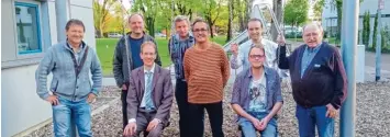  ?? Foto: Heinz Badura ?? Strahlende Gesichter: Die erste und zweite Truppe des SK Neuburg mit Manfred Mitschka, Günter Löchel, Christian Liesecke und Klaus Richter, Felix Hackner, Robert Winkler und Peter Lautner erreichte ihre Saisonziel­e.