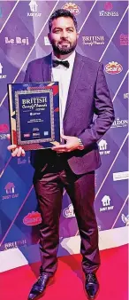  ?? Urban Tandoor ?? Sujith D’almeida proudly holds his company’s award