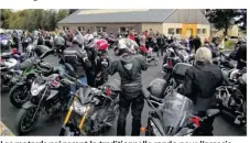  ??  ?? Les motards préparent la traditionn­elle rando pour l’associatio­n Enora.