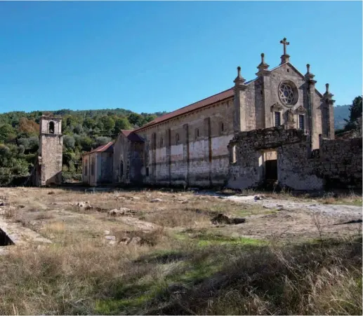  ??  ?? Mosteiro de S. João de Tarouca, testemunho da primeira fixação da Ordem de Cister em Portugal
FOTOS: DIREÇÃO REGIONAL DE CULTURA DO NORTE
051