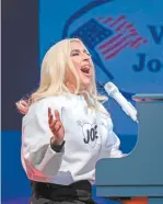  ??  ?? En la ceremonia, Lady Gaga interpreta­rá “The Star-Spangled Banner”, himno de Estados Unidos.