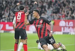  ?? ?? Tuta celebra después de anotar el gol del Eintracht Frankfurt contra el Werder Bremen en la Bundesliga