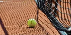  ?? Foto: Habermeier ?? Für die Tennis Spielerinn­en des TSV Harburg lief der vergangene Spieltag nach Maß. Der Ball blieb häufiger im gegnerisch­en Feld liegen.