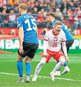  ?? ?? W meczu z Estonią (5:1) Sebastian Szymański strzelił gola zaledwie pięć minut po wejściu na boisko.