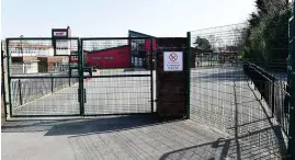  ??  ?? CLOSED: The car park for parents at Sandon Primary Academy.