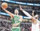  ?? Ap ?? Jayson Tatum y los Celtics vieron detenida una racha de nueve triunfos ante Chicago.