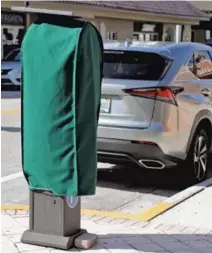  ?? AMY BETH BENNETT/SOUTH FLORIDA SUN SENTINEL ?? Parking meters along Southeast First Street and Southeast First Avenue in Boca Raton will soon be unwrapped and pressed into service.